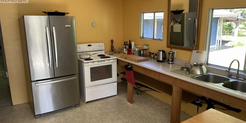 5258 OLD REMO ROAD Terrace Photo 6 5258 OLD REMO ROAD Terrace Photo 6